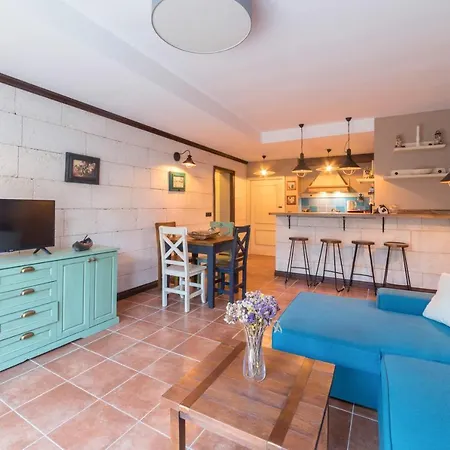 Yelica Apartment